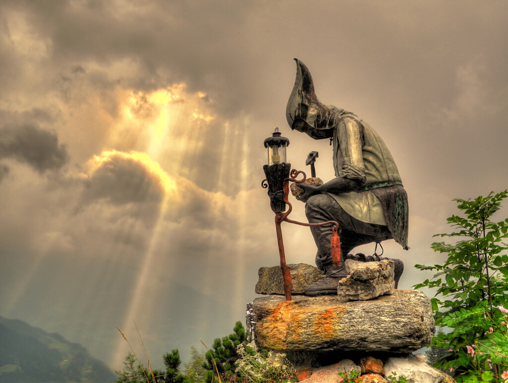 Bergknappendenkmal am Kristberg vom Silbertal im Montafon